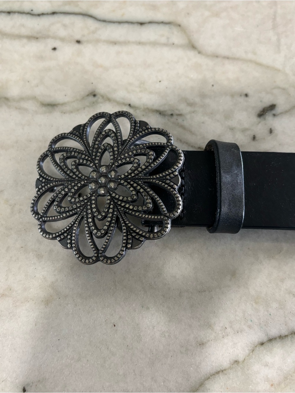 Old Navy Black Floral Filigree Decorative Buckle Belt